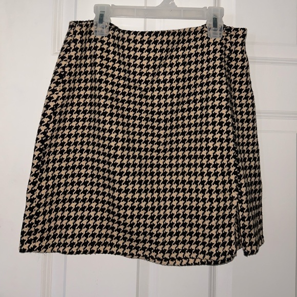 Fashion Nova Black and Cream Houndstooth Blazer & Skirt Set - Picture 3 of 7